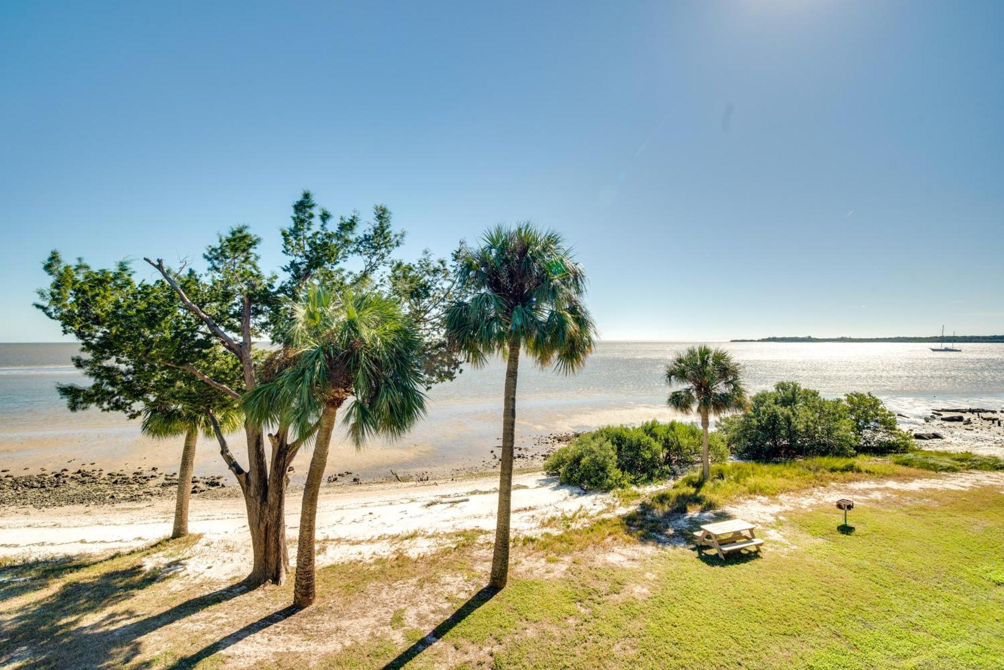 Cedar Key Condo With Balcony And Gulf Views! Ngoại thất bức ảnh